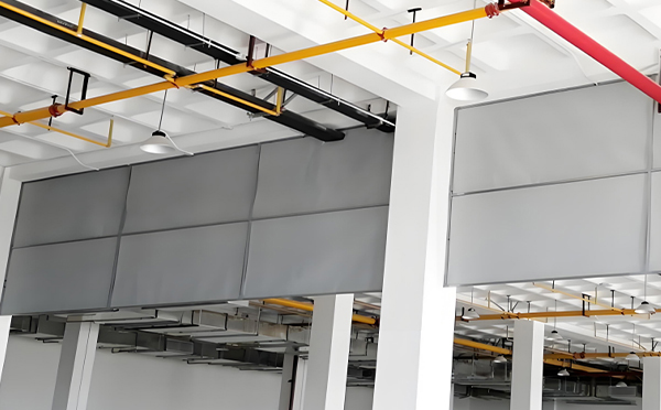 商场防烟分区常闭节点：岷县挡烟垂壁高度与控制器接线图解