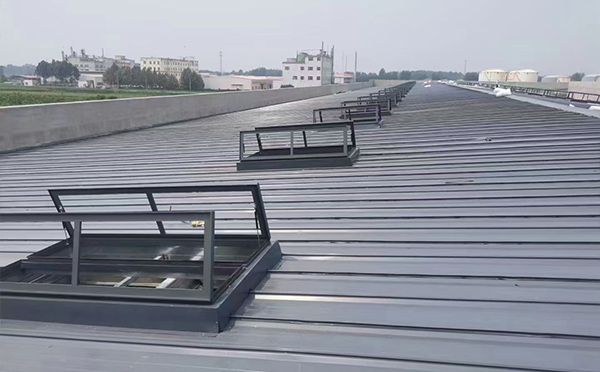 某中学室内体育馆岷县排烟窗改造项目