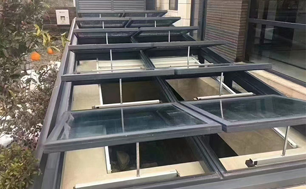 某轨道交通车辆维修车间岷县排烟窗应用