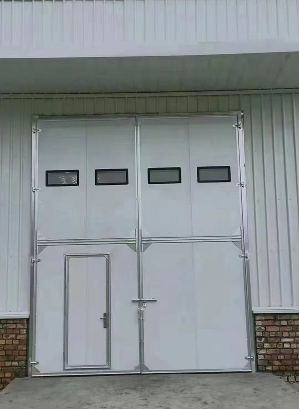 岷县工业门在设备装配车间出入口的实施记录